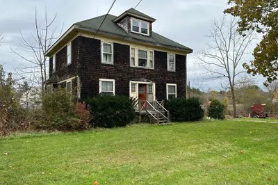 82 Belmont St 1