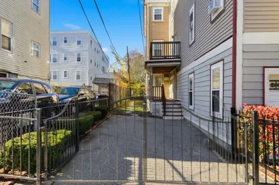 25 Sutton St #25 1