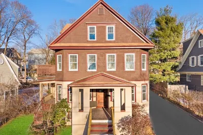 22 Lewis St #1