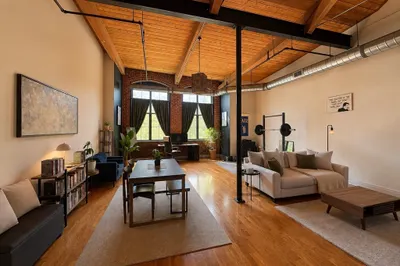 160 Fremont St #221