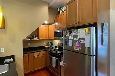 92 Pleasant St #1
