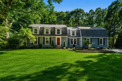 942 Salem End Road 1