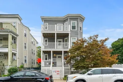24 Vassar St 1