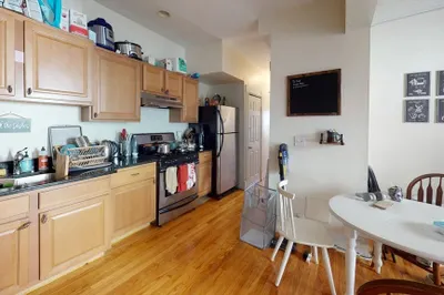 16-22 Reedsdale St #16