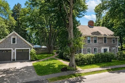 29 Pleasant St 1
