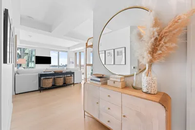 133 Seaport Blvd #1022 1