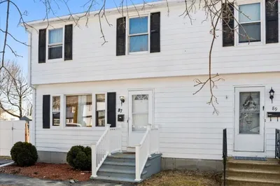 87 Crest Circle 1