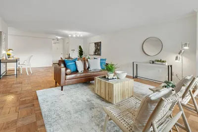 9 Hawthorne Pl #7N