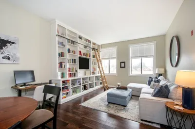 90 Sea St #221