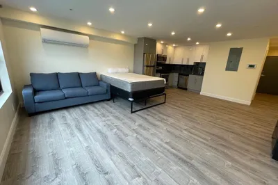 1028 Commonwealth Ave #305