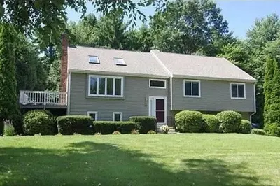 33 Wachusett Dr 1