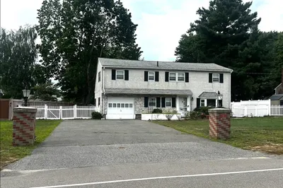 37 Rustcraft Rd 1