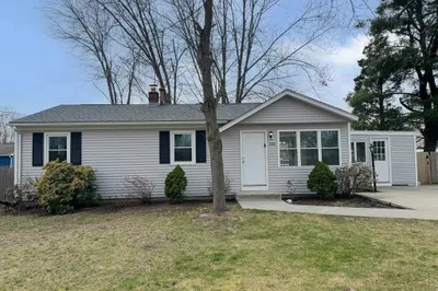 102 Gallway St 1