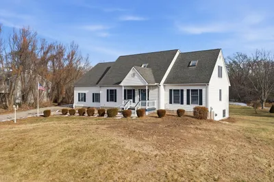 1070 Glendale Road 1