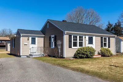 14 Sharon Dr