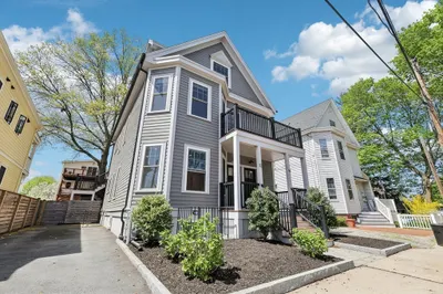 12-14 Norumbega St #12