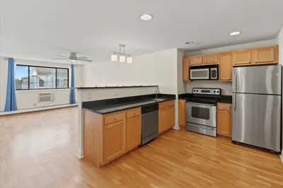44 Lafayette Ave #102