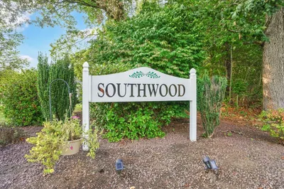 2 Southwood Circle #2