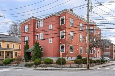 74 School St #4