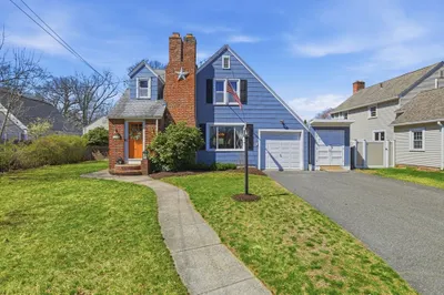 246 Dwight Rd