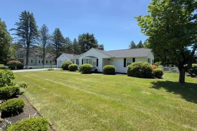 91 Pleasant St 1