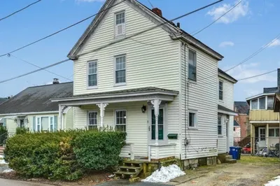 3 Plain St