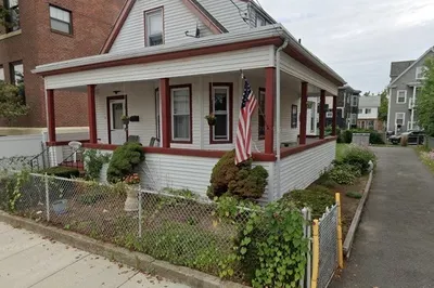 14 Irwin St 1