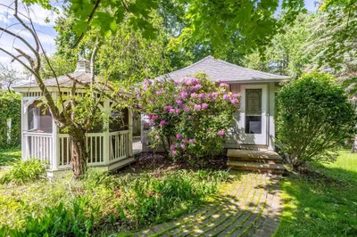 808 Main St