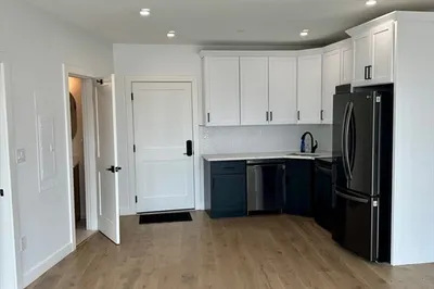 144 Old Colony Ave #305