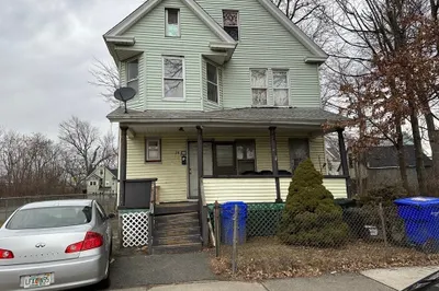 28 Medford St 1