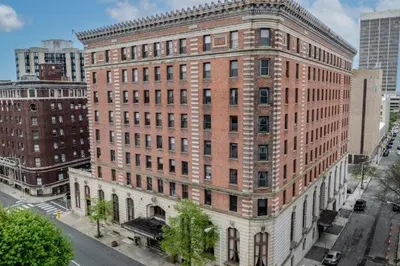 140 Chestnut St #407 1