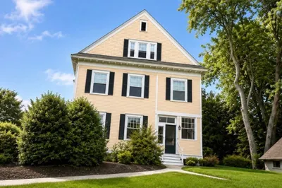 73 Moore Ave #3 1