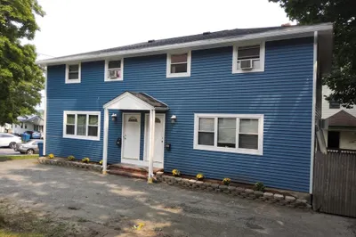 211-213 E Haverhill St 1