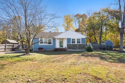 24 Donahue Way 1