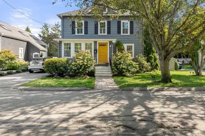 8 Old Salem Rd