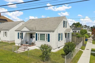 5 Brewster St 1