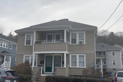 1093 Main Street #1 1
