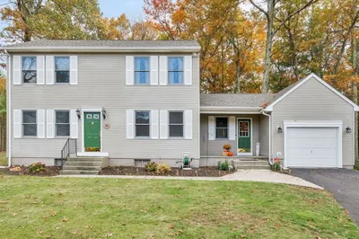 98 Fox Woods Dr 1