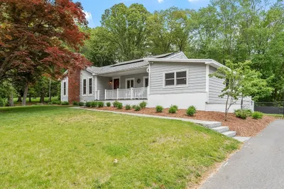 130 Robin Hill Rd 1