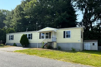 15 Shelly Ln