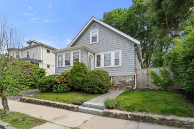 26 Edgebrook Road