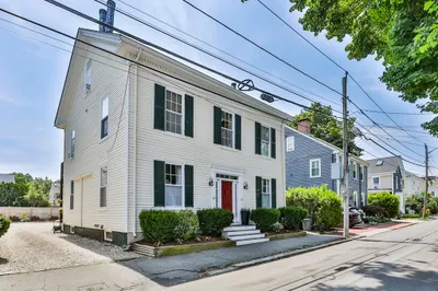 60-62 Milk St #2