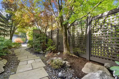 223 Nahanton St #223 1