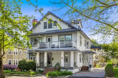35 Russell St #1