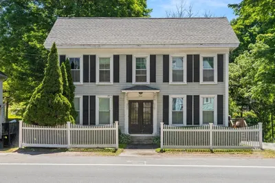 260 Main St 1