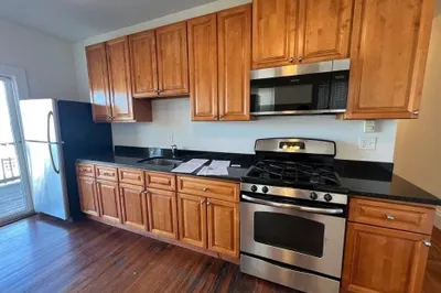 27 Buttonwood St #3 1