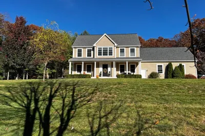 37 Olde Carriage Ln 1