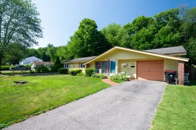 66 Boyle Rd