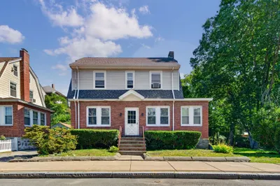 19 Stearns Rd 1