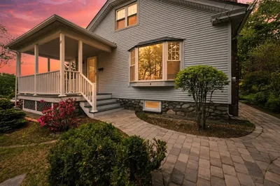 18 Maple St 1